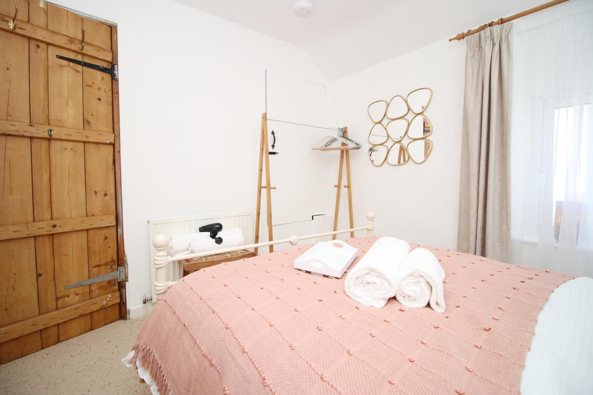 Little Gem In The Mumbles! Fishermans Cottage With Log Burner, Dog Friendly And Welcome Breakfast Hamper! 외부 사진