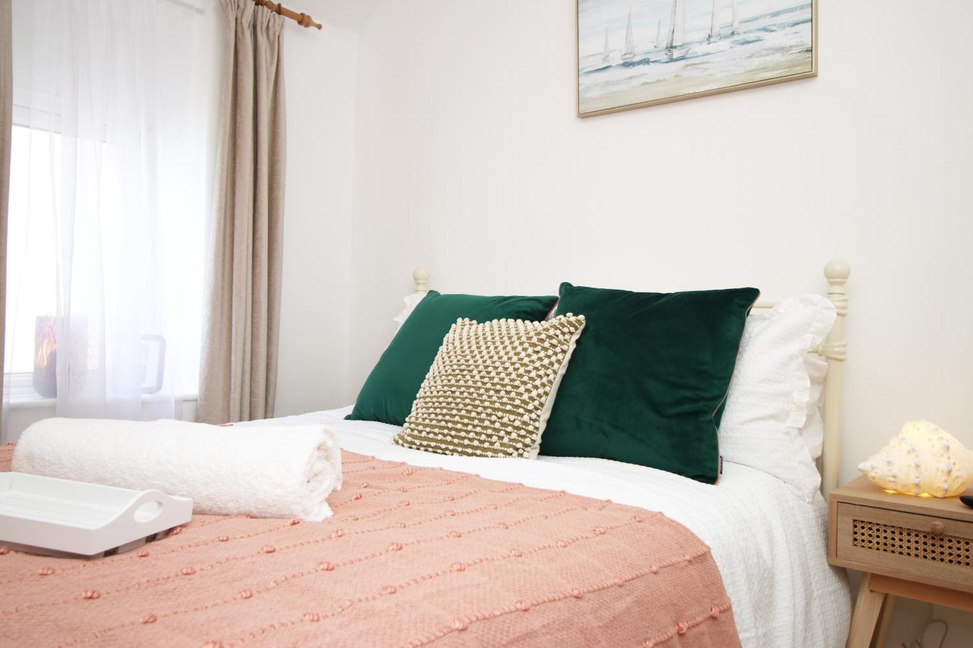 Little Gem In The Mumbles! Fishermans Cottage With Log Burner, Dog Friendly And Welcome Breakfast Hamper! 외부 사진