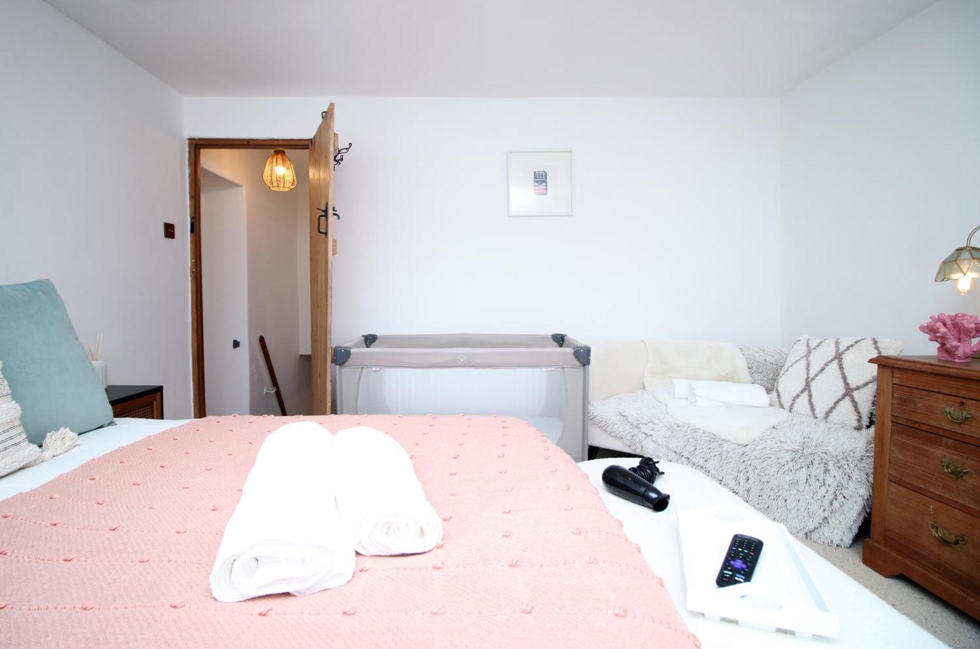 Little Gem In The Mumbles! Fishermans Cottage With Log Burner, Dog Friendly And Welcome Breakfast Hamper! 외부 사진