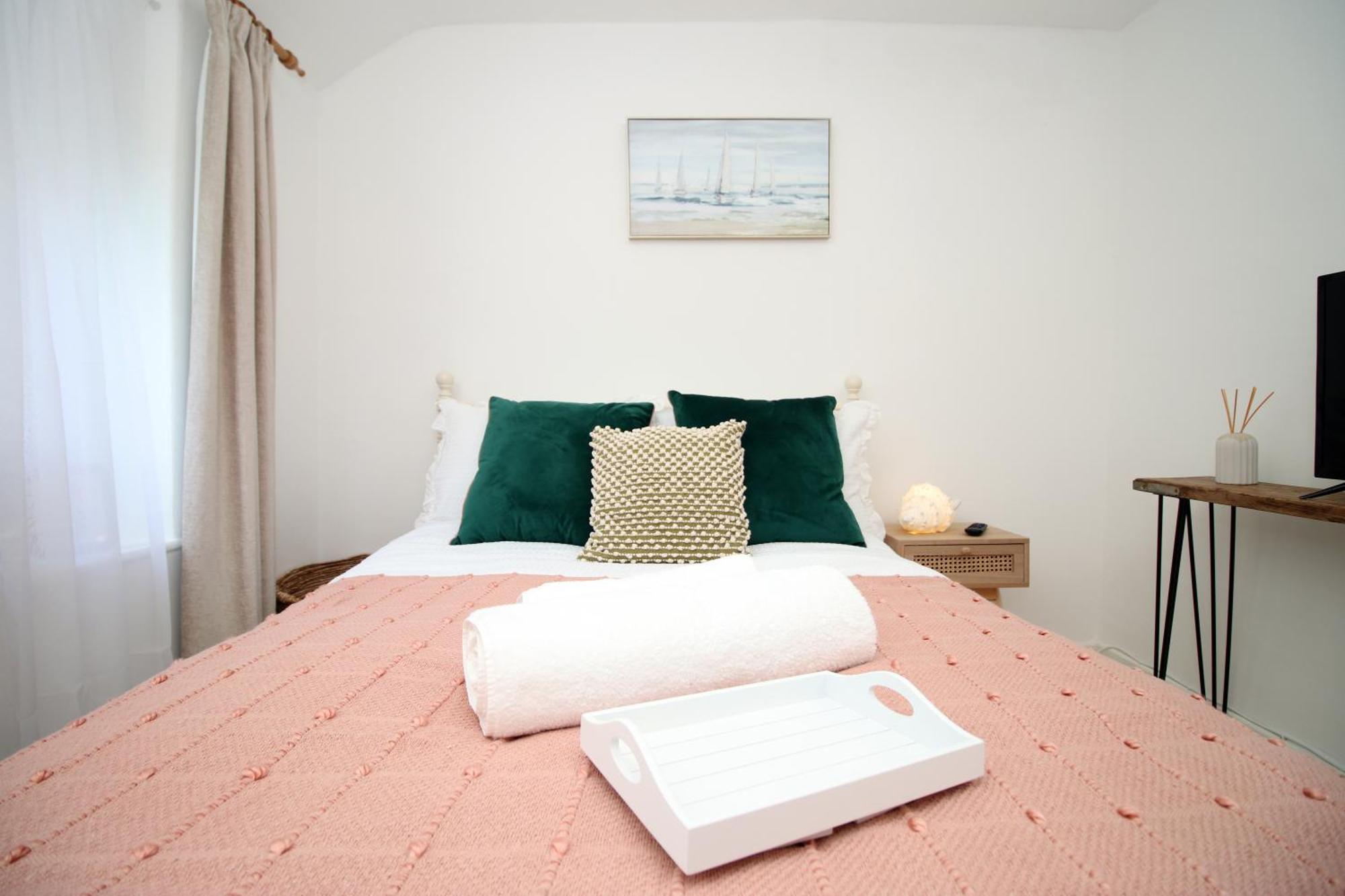 Little Gem In The Mumbles! Fishermans Cottage With Log Burner, Dog Friendly And Welcome Breakfast Hamper! 외부 사진