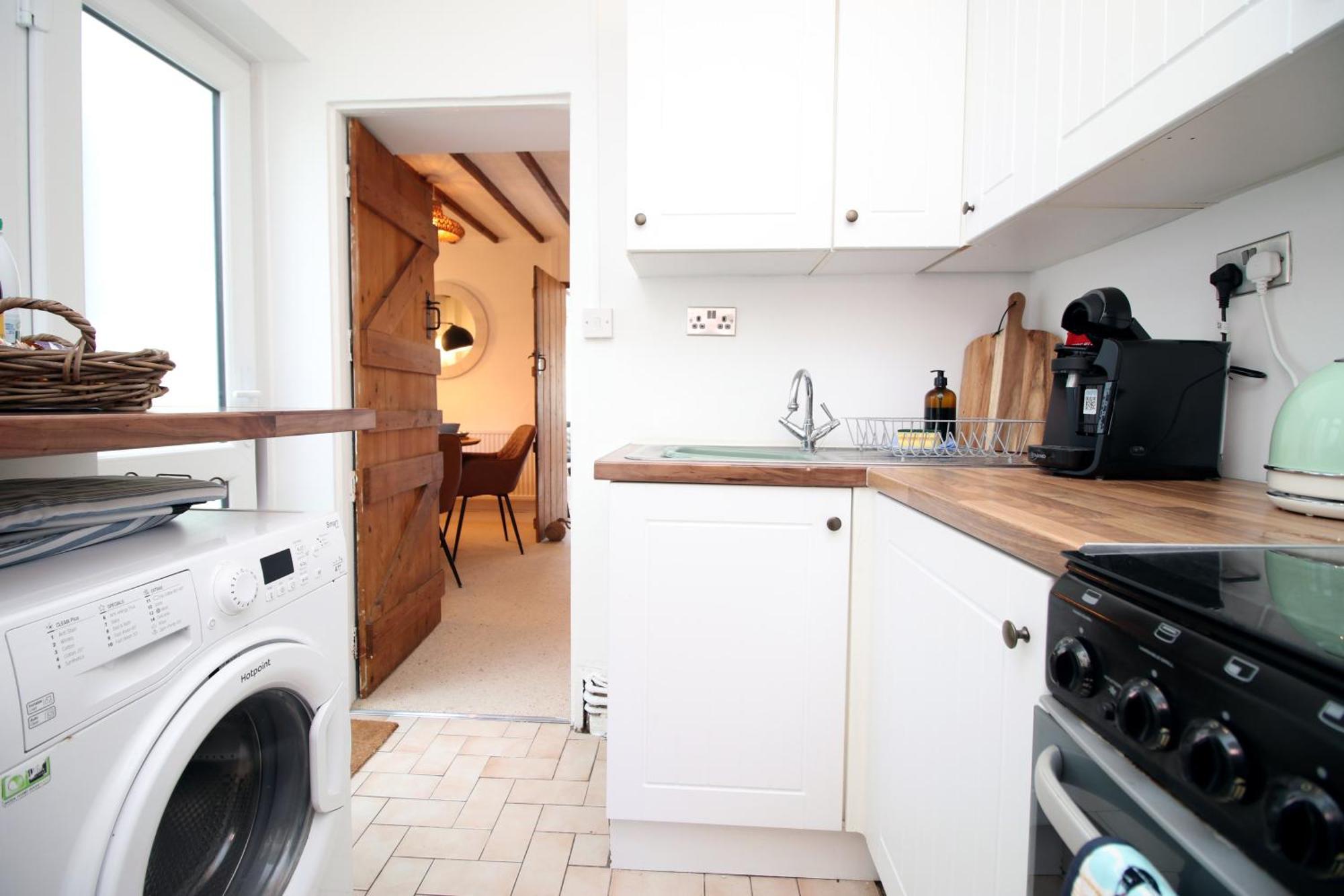 Little Gem In The Mumbles! Fishermans Cottage With Log Burner, Dog Friendly And Welcome Breakfast Hamper! 외부 사진